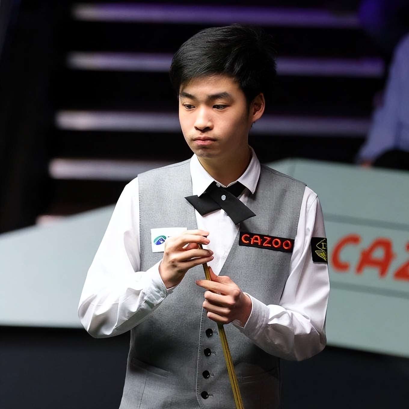 也掀起了球 也掀起了球