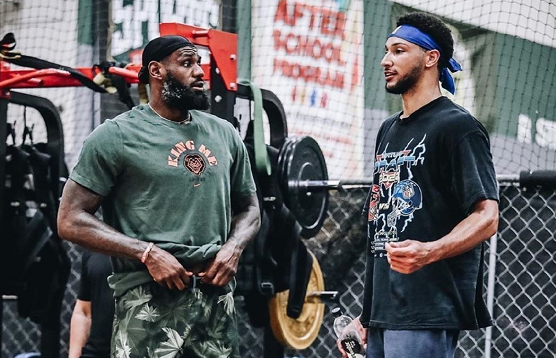 迹同样充满 迹同样充满